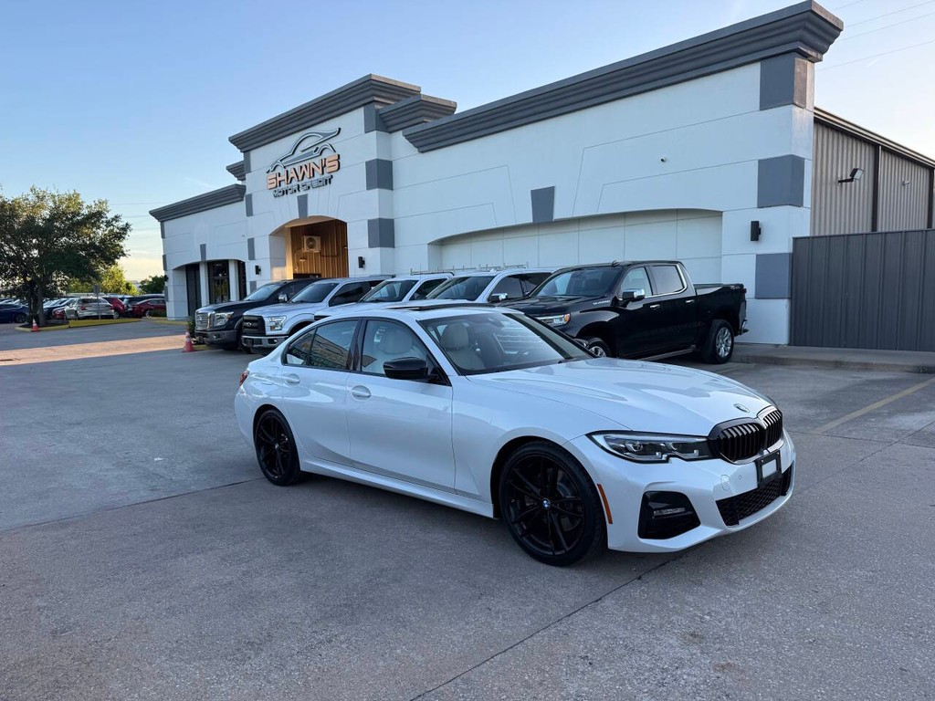 BMW 3 Series Vehicle Full-screen Gallery Image 44