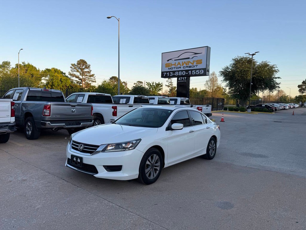 Honda Accord Sedan Vehicle Full-screen Gallery Image 03