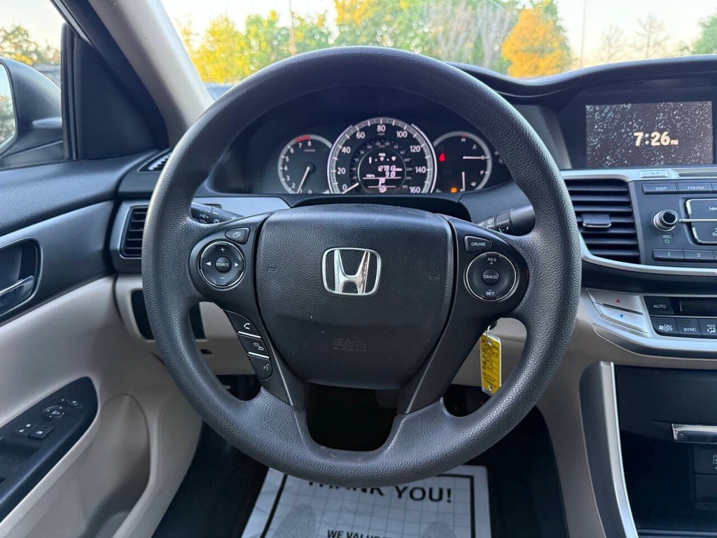 Honda Accord Sedan Vehicle Full-screen Gallery Image 22