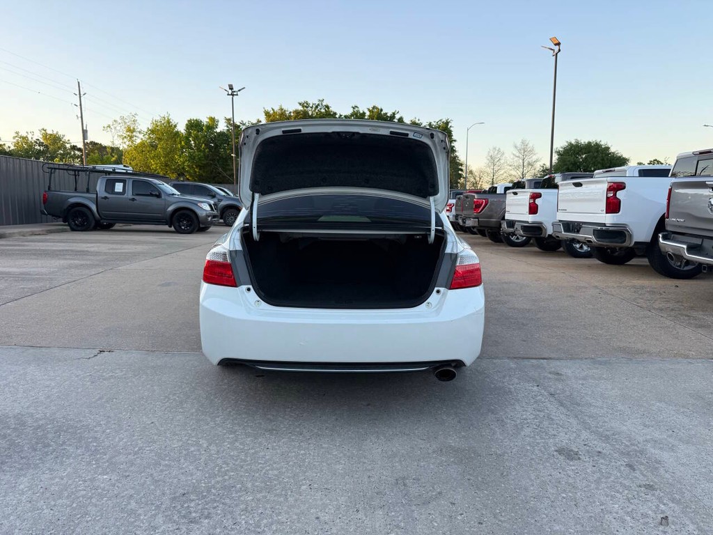 Honda Accord Sedan Vehicle Full-screen Gallery Image 37