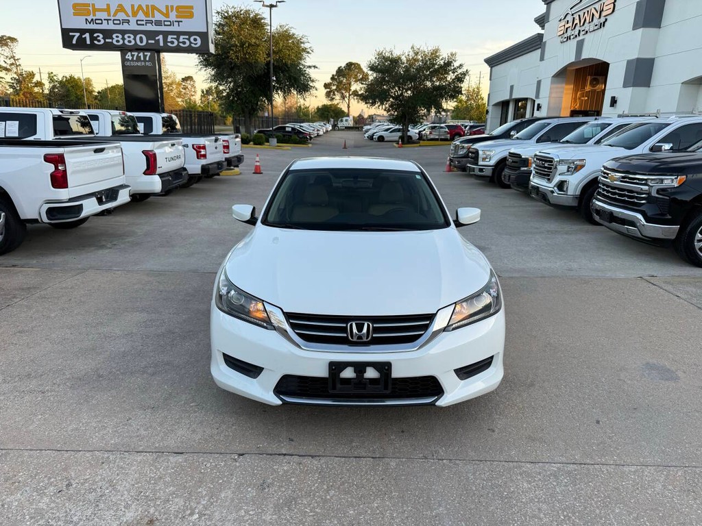 Honda Accord Sedan Vehicle Full-screen Gallery Image 39