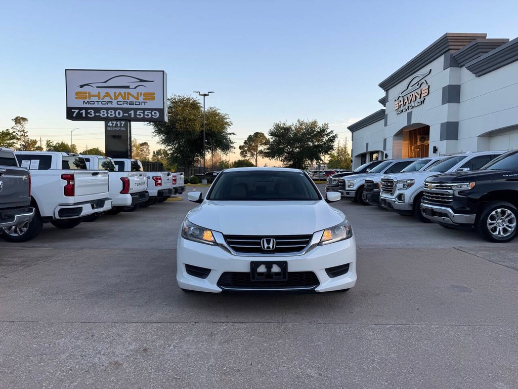 Honda Accord Sedan Vehicle Full-screen Gallery Image 40