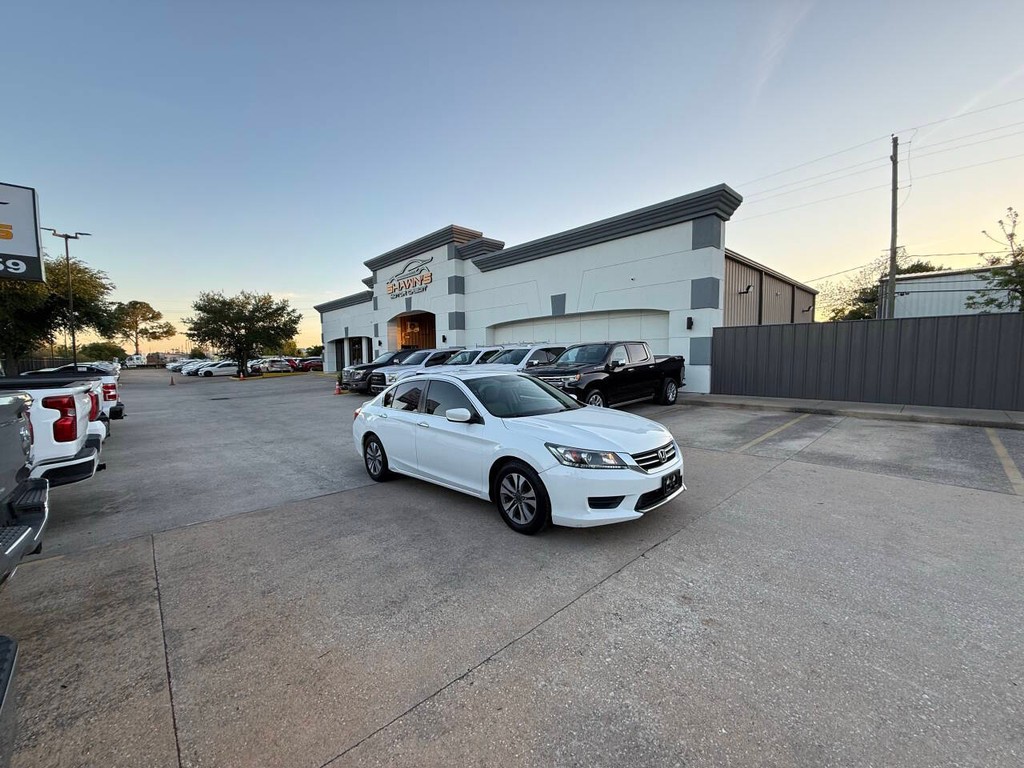 Honda Accord Sedan Vehicle Full-screen Gallery Image 43