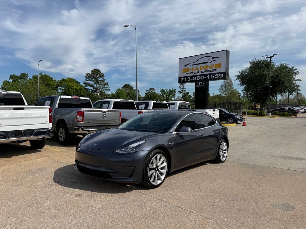 Tesla Model 3 Vehicle Full-screen Gallery Image 03