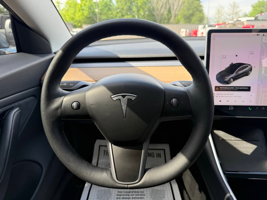 Tesla Model 3 Vehicle Full-screen Gallery Image 23