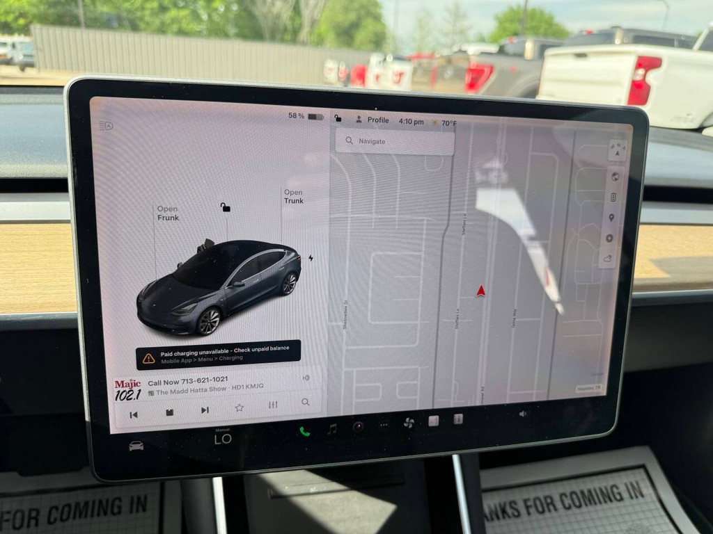 Tesla Model 3 Vehicle Full-screen Gallery Image 25