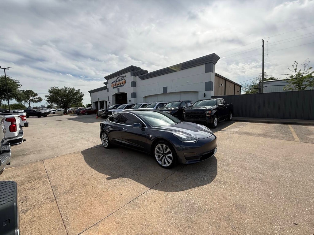 Tesla Model 3 Vehicle Full-screen Gallery Image 45