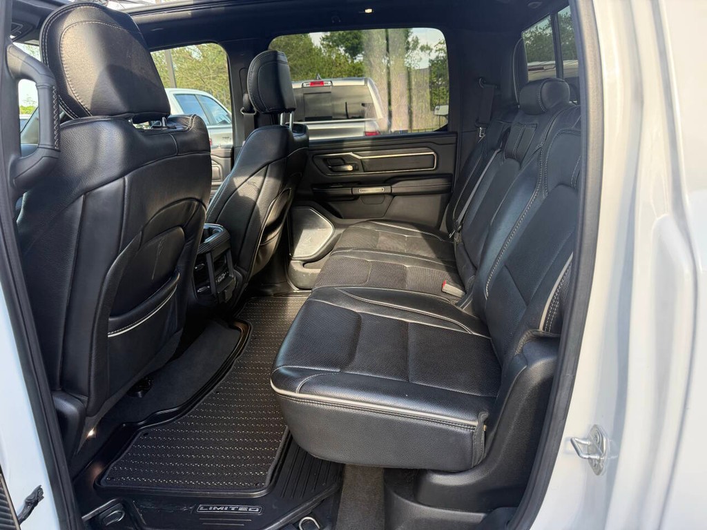 Ram 1500 Vehicle Full-screen Gallery Image 13