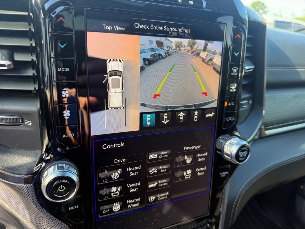 Ram 1500 Vehicle Full-screen Gallery Image 27