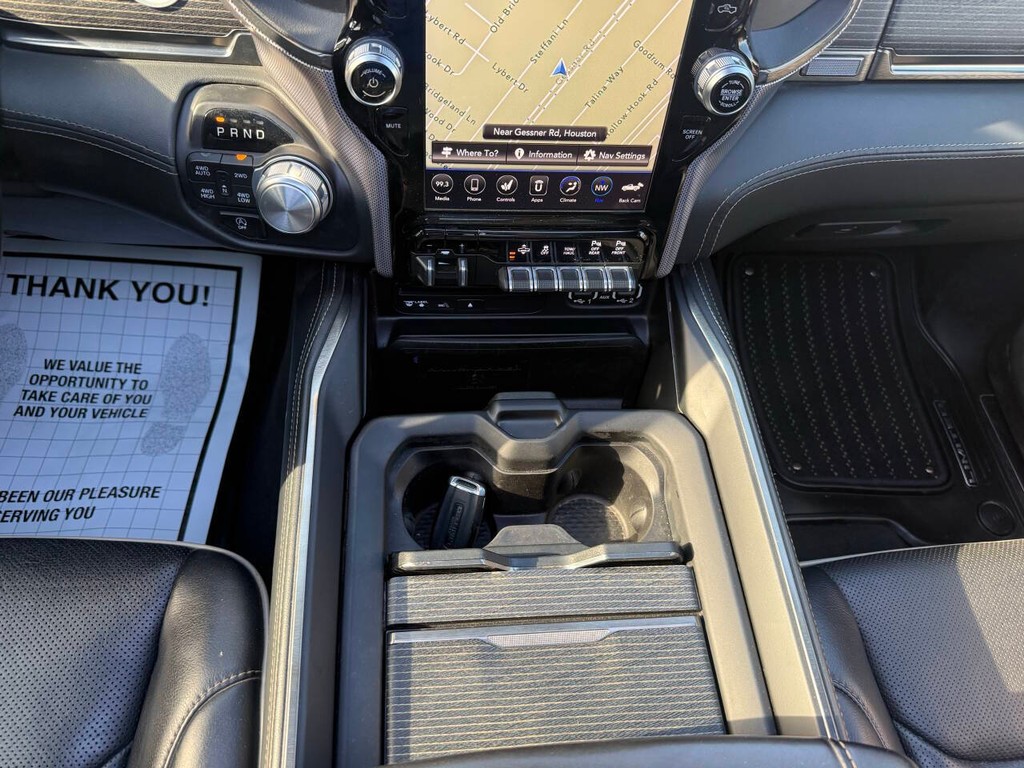 Ram 1500 Vehicle Full-screen Gallery Image 31