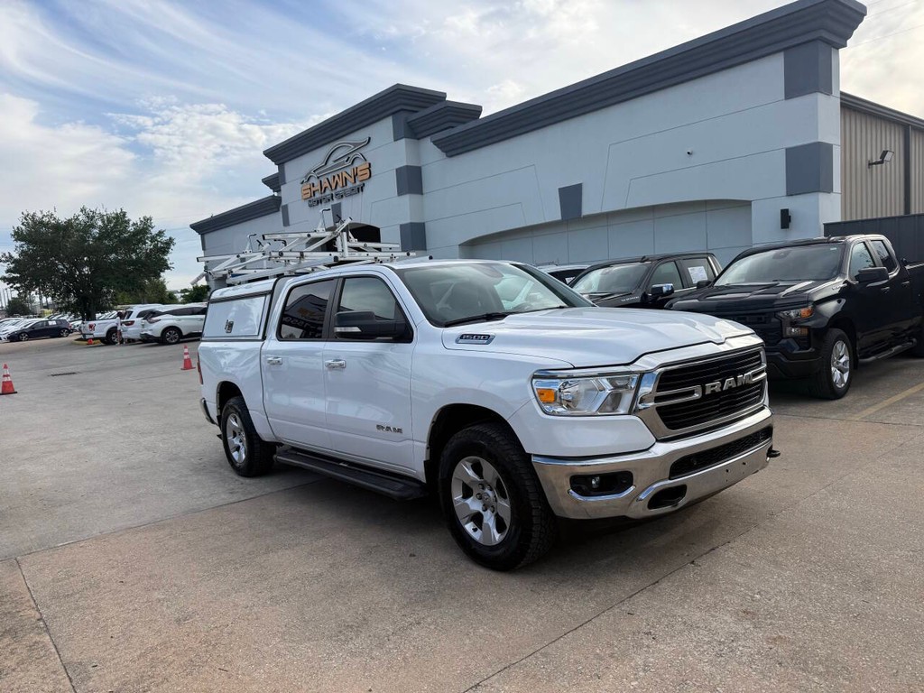 Ram 1500 Vehicle Full-screen Gallery Image 02