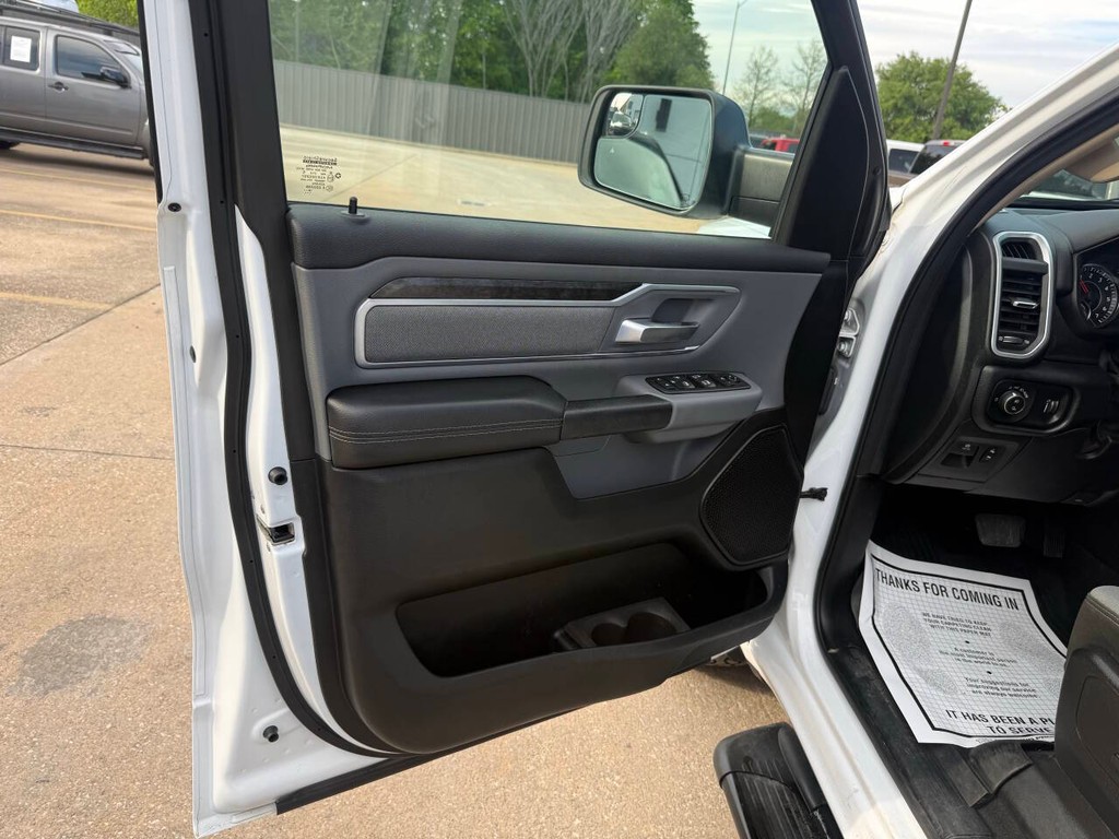 Ram 1500 Vehicle Full-screen Gallery Image 08