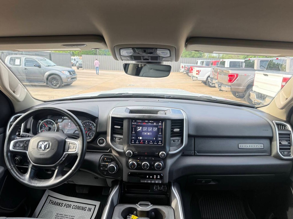 Ram 1500 Vehicle Full-screen Gallery Image 17