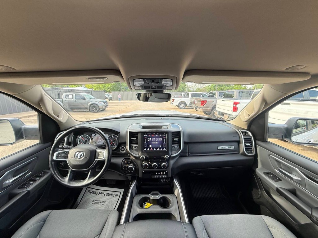 Ram 1500 Vehicle Full-screen Gallery Image 18