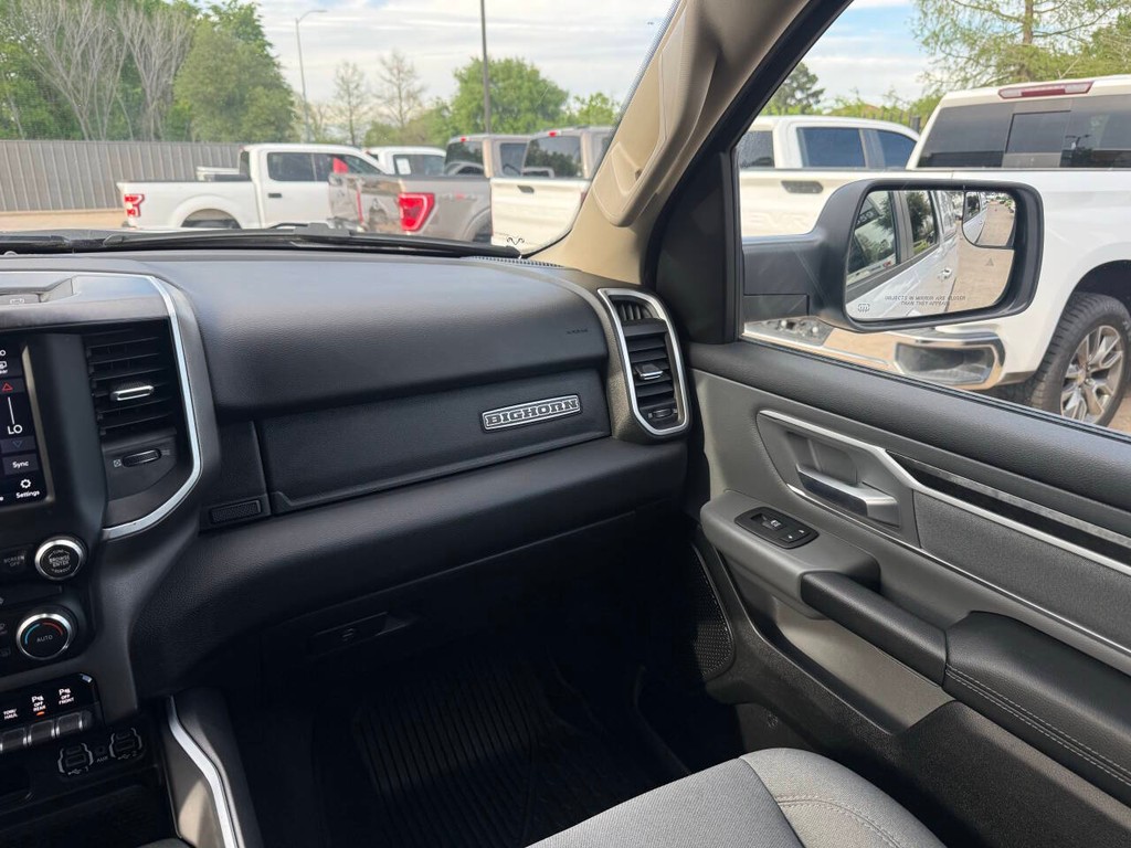 Ram 1500 Vehicle Full-screen Gallery Image 20