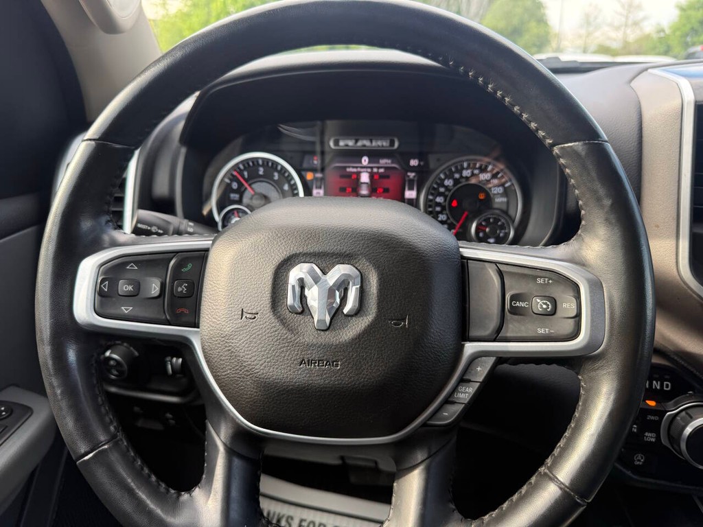 Ram 1500 Vehicle Full-screen Gallery Image 23