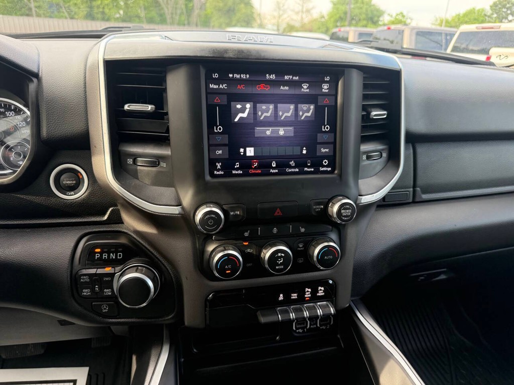 Ram 1500 Vehicle Full-screen Gallery Image 24