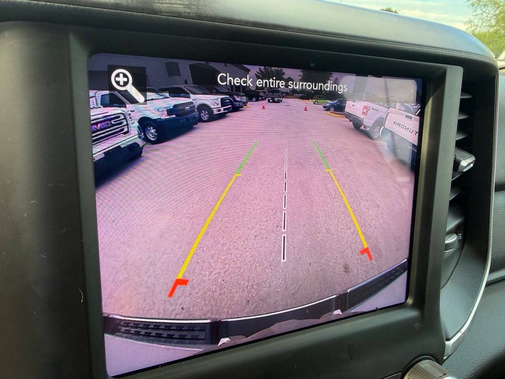 Ram 1500 Vehicle Full-screen Gallery Image 26