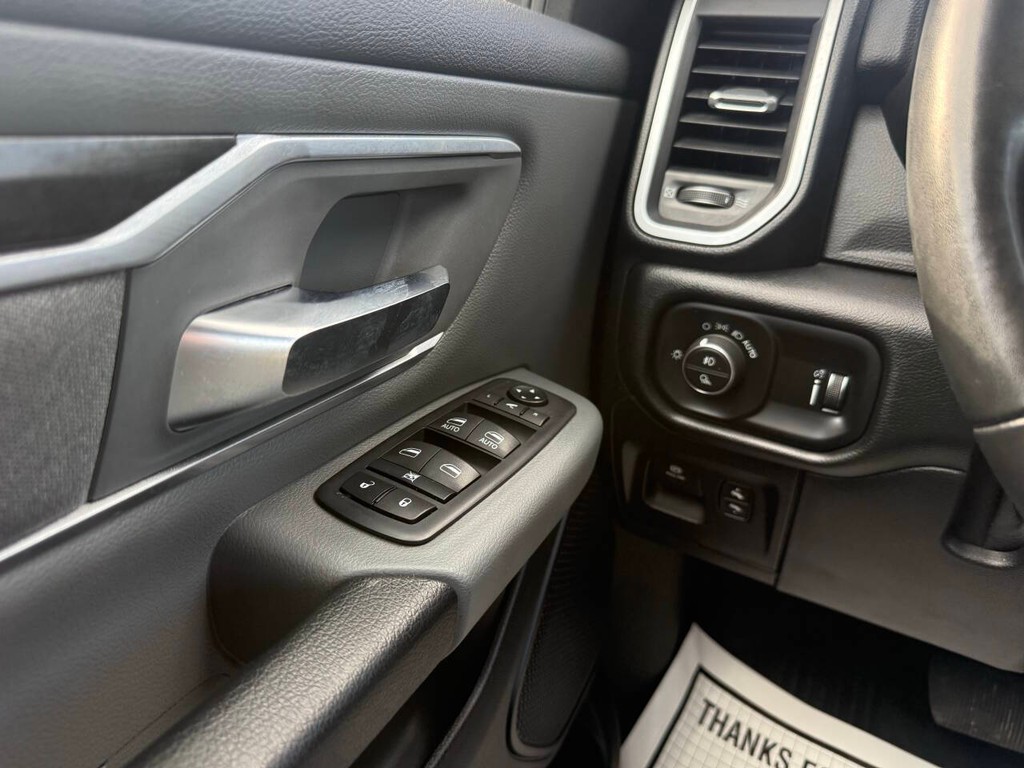 Ram 1500 Vehicle Full-screen Gallery Image 31