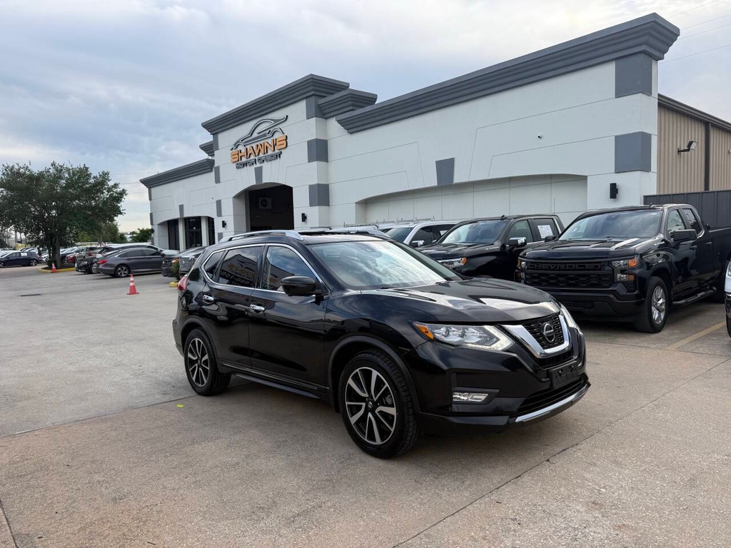 Nissan Rogue Vehicle Full-screen Gallery Image 02