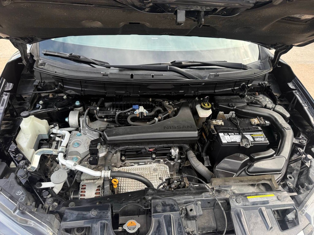 Nissan Rogue Vehicle Full-screen Gallery Image 36