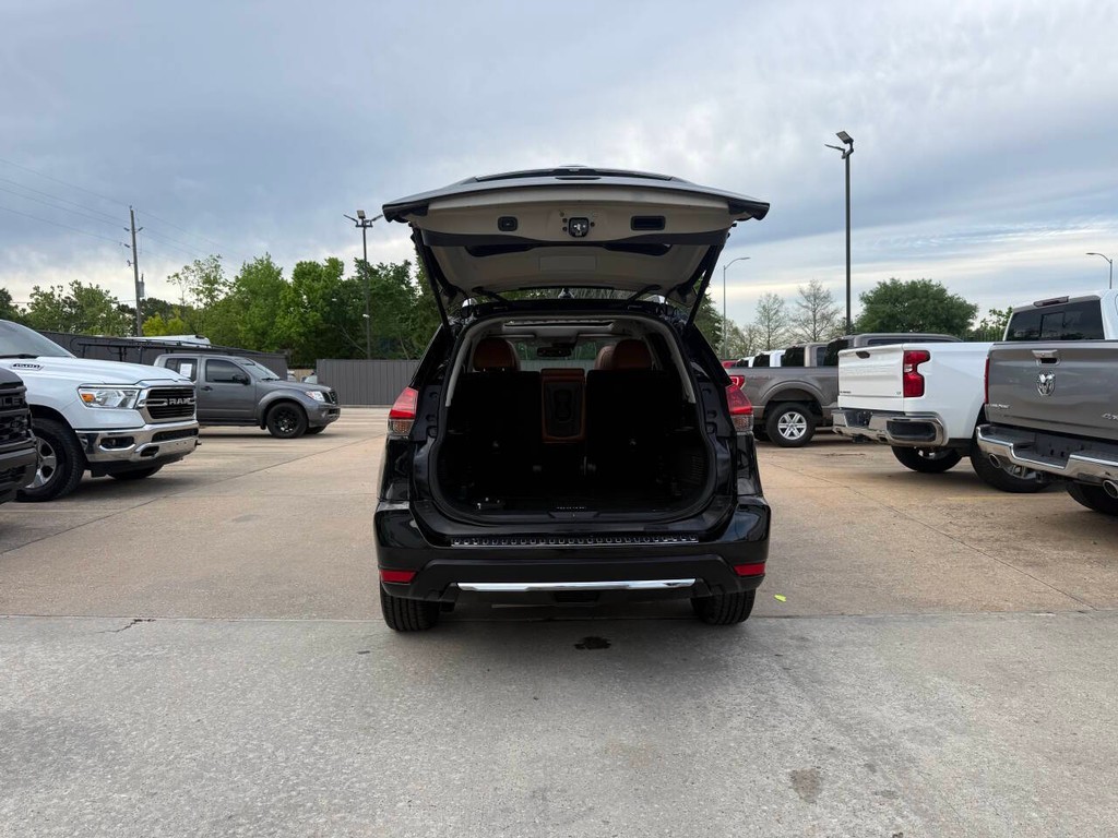 Nissan Rogue Vehicle Full-screen Gallery Image 39