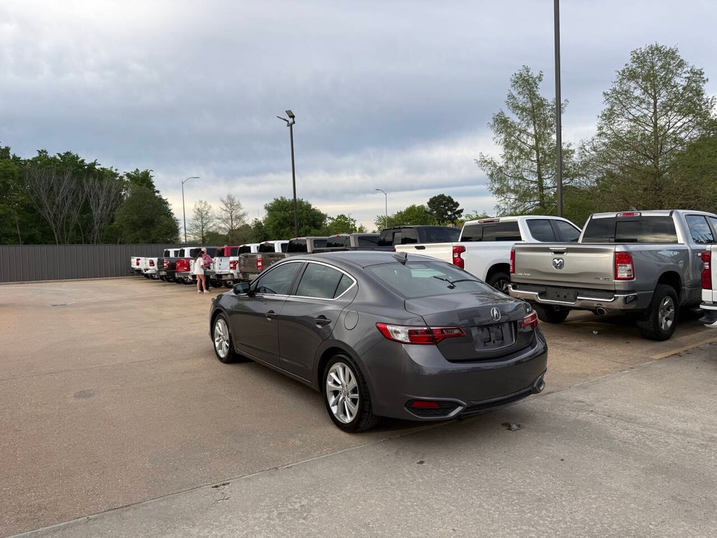 Acura ILX Vehicle Full-screen Gallery Image 04