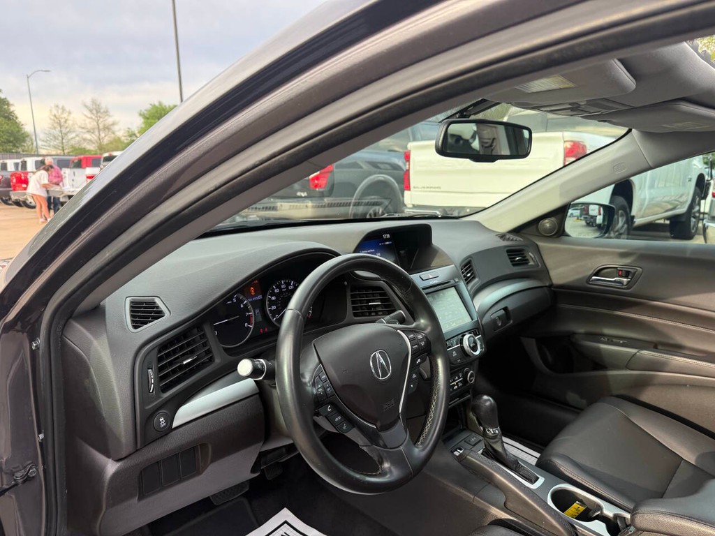 Acura ILX Vehicle Full-screen Gallery Image 06