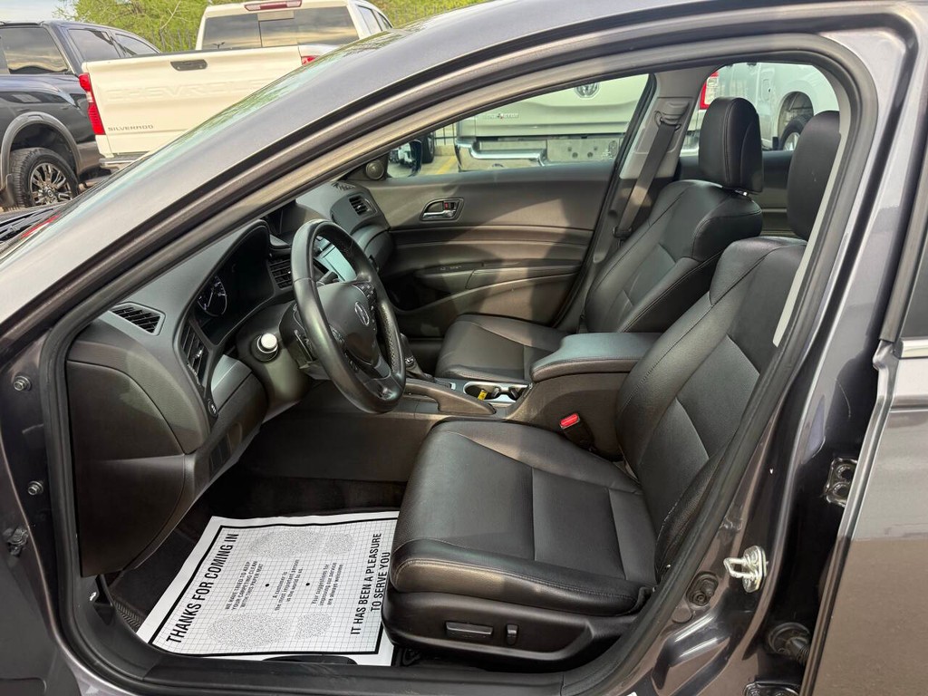 Acura ILX Vehicle Full-screen Gallery Image 07