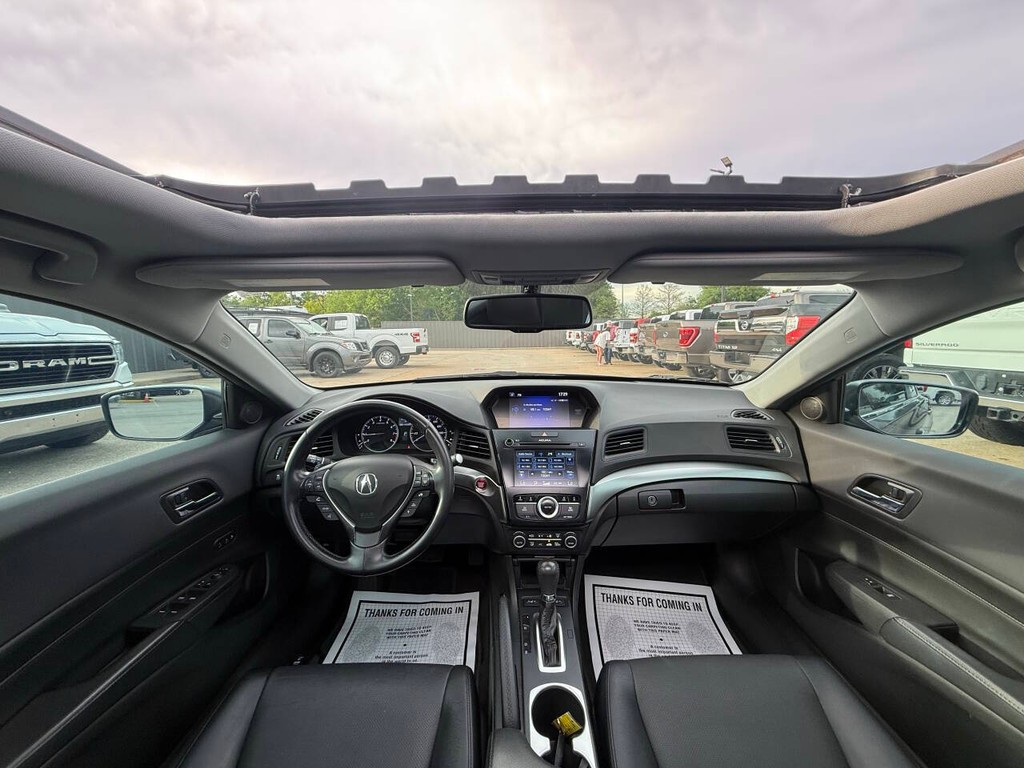 Acura ILX Vehicle Full-screen Gallery Image 18