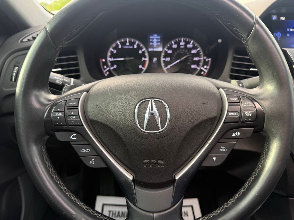 Acura ILX Vehicle Full-screen Gallery Image 24
