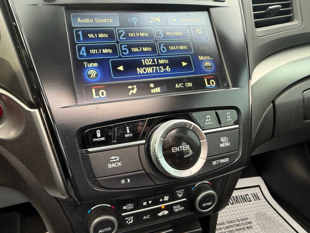 Acura ILX Vehicle Full-screen Gallery Image 29