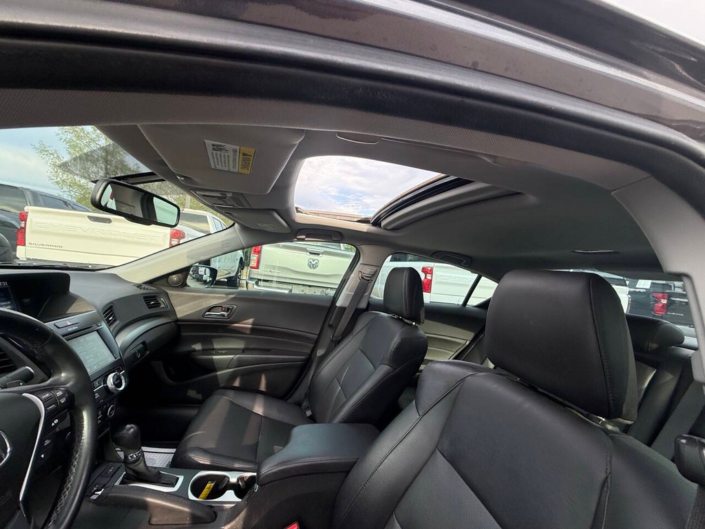 Acura ILX Vehicle Full-screen Gallery Image 34