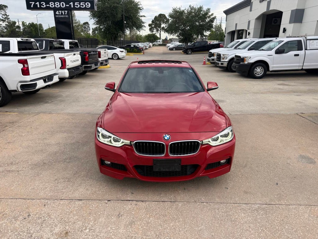 BMW 3 Series Vehicle Full-screen Gallery Image 41