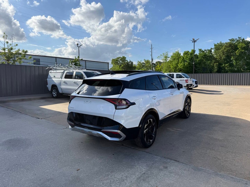 Kia Sportage Vehicle Full-screen Gallery Image 05