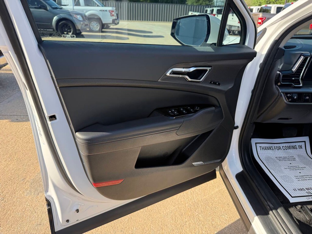 Kia Sportage Vehicle Full-screen Gallery Image 08