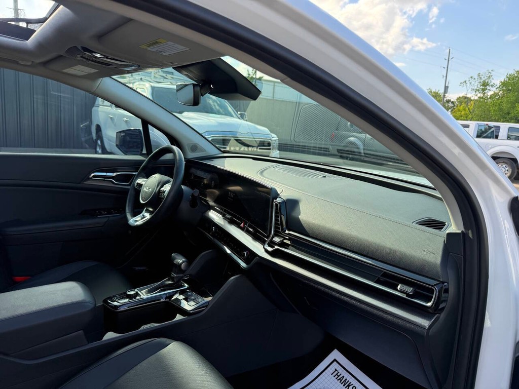 Kia Sportage Vehicle Full-screen Gallery Image 09