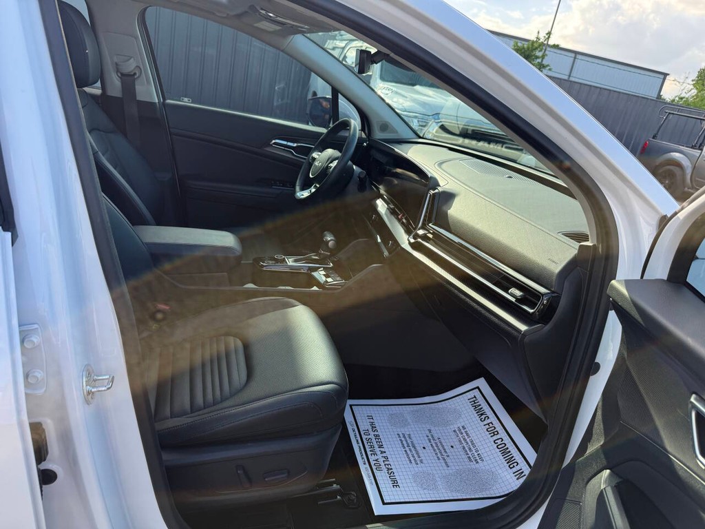 Kia Sportage Vehicle Full-screen Gallery Image 10