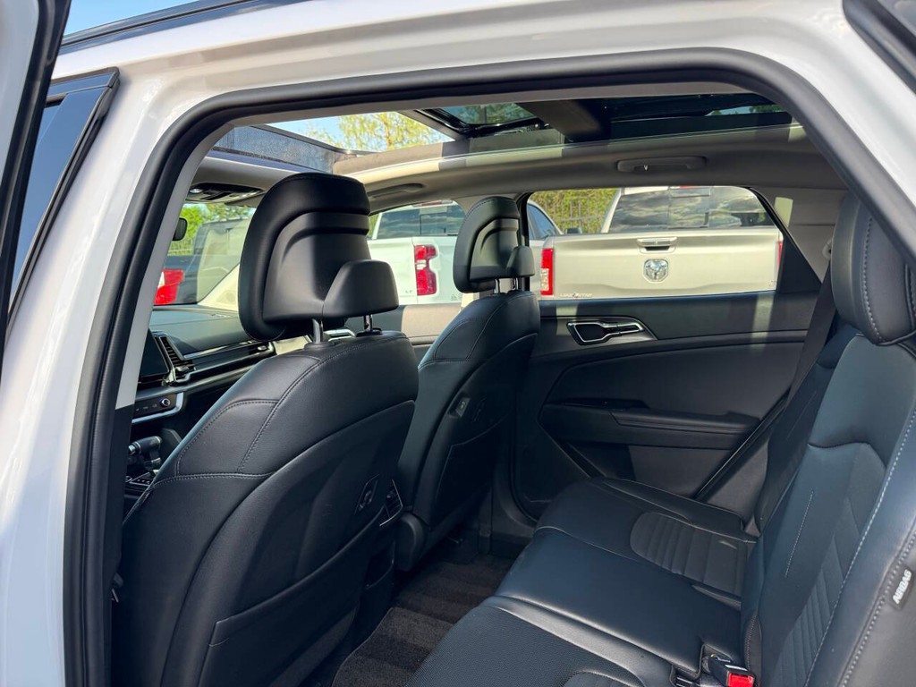 Kia Sportage Vehicle Full-screen Gallery Image 12