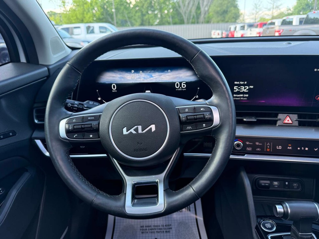 Kia Sportage Vehicle Full-screen Gallery Image 22