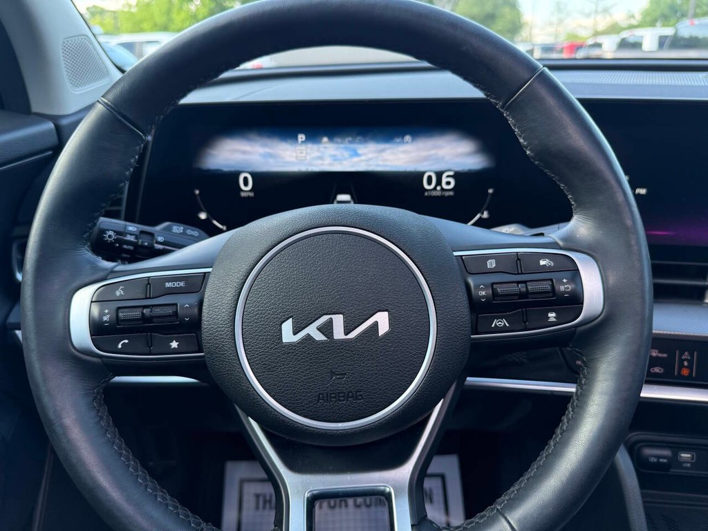 Kia Sportage Vehicle Full-screen Gallery Image 23