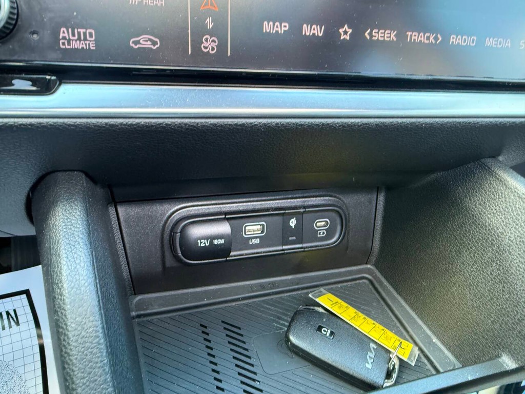 Kia Sportage Vehicle Full-screen Gallery Image 28