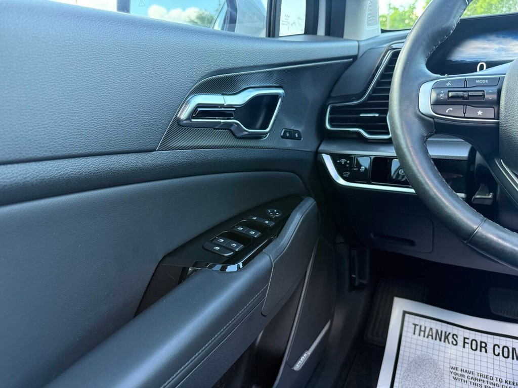 Kia Sportage Vehicle Full-screen Gallery Image 30