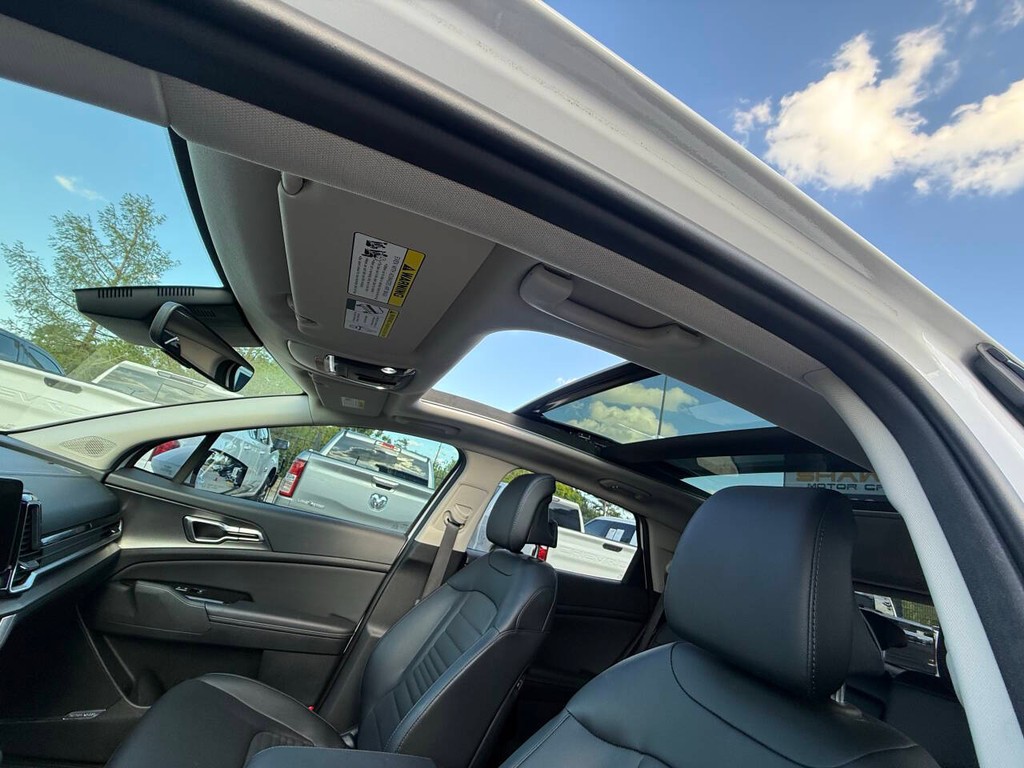 Kia Sportage Vehicle Full-screen Gallery Image 31