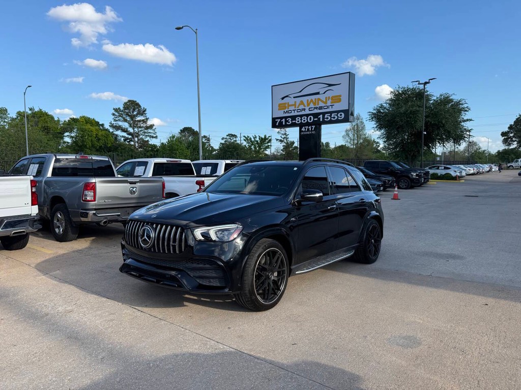 Mercedes-Benz GLE Vehicle Full-screen Gallery Image 03