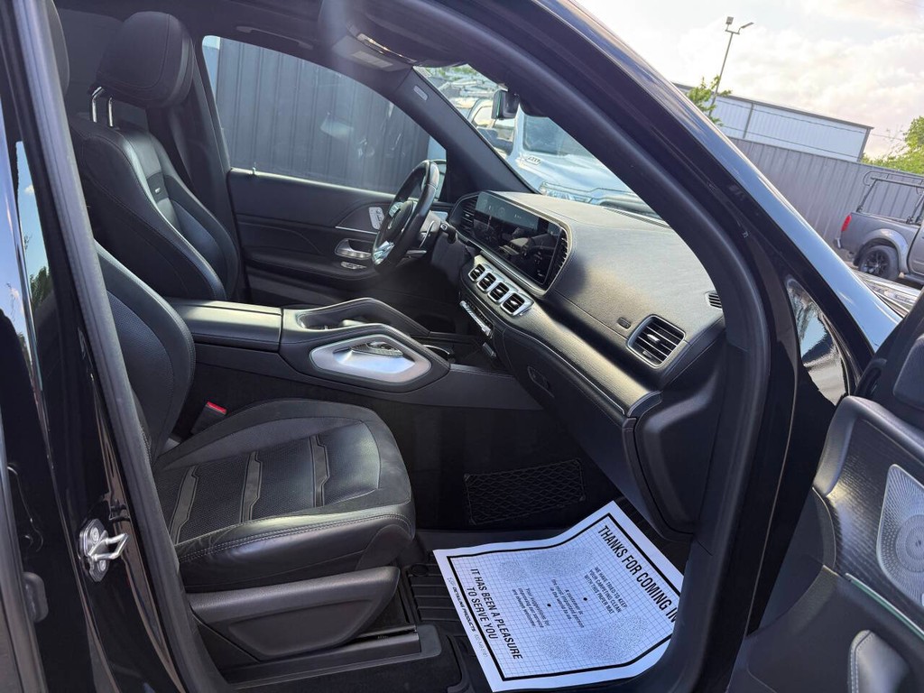 Mercedes-Benz GLE Vehicle Full-screen Gallery Image 10