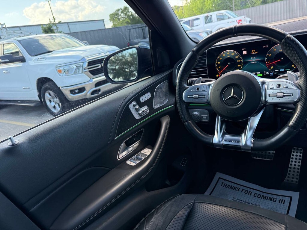 Mercedes-Benz GLE Vehicle Full-screen Gallery Image 19