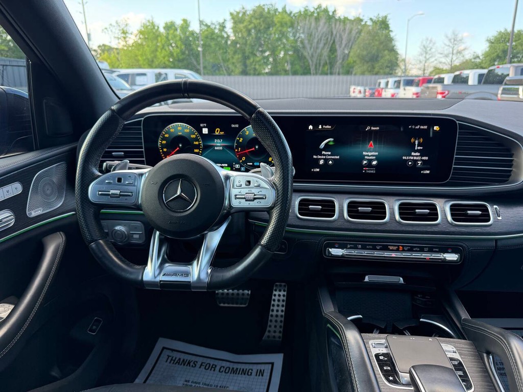 Mercedes-Benz GLE Vehicle Full-screen Gallery Image 21