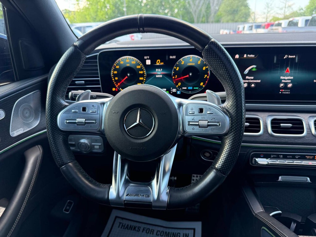 Mercedes-Benz GLE Vehicle Full-screen Gallery Image 22
