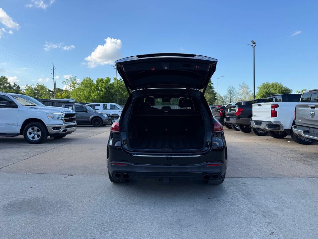 Mercedes-Benz GLE Vehicle Full-screen Gallery Image 38